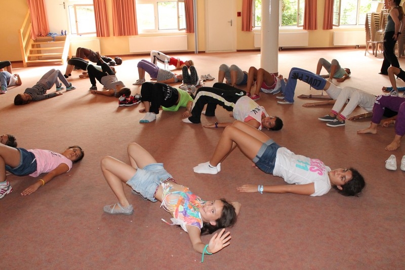 Village Camps International Summer Camp Leysin, Switzerland 2025-08-09 https://www.villagecamps.com/journals_admin/images/692-20-dance (3).jpg